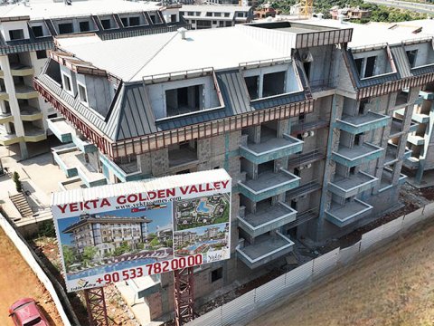 Which areas of Alanya are showing higher prices than the market?